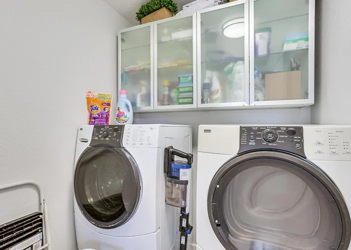 Holiday home Near Golf & Trails! Pet-friendly