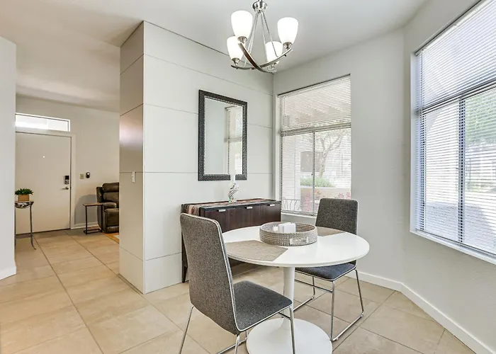 Holiday home Near Golf & Trails! Pet-friendly