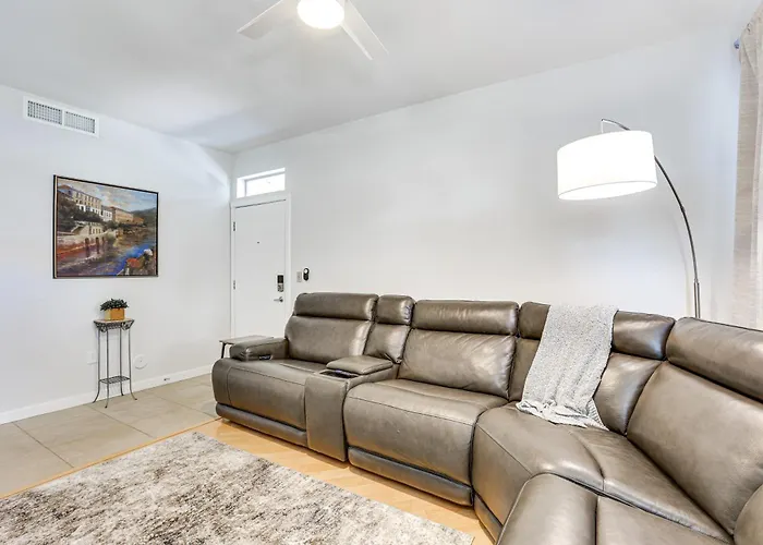 Near Golf & Trails! Pet-friendly